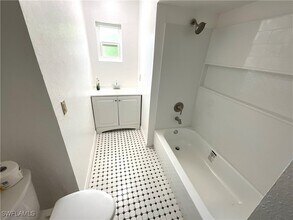 Building Photo - 169 Riverview Rd