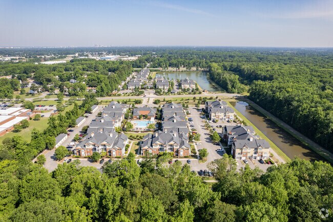 Building Photo - Fenwyck Manor Apartments