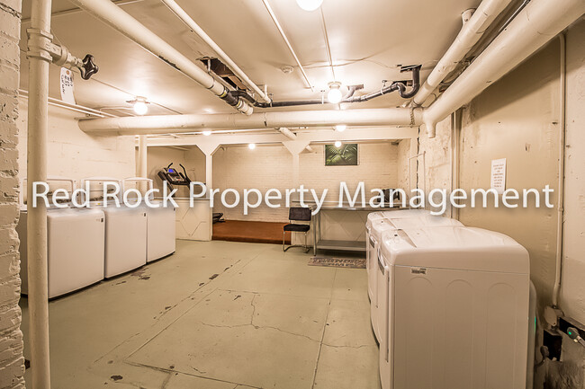 Building Photo - 507 S Howard St