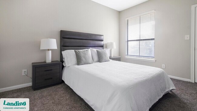 Building Photo - 2500 Woodland Park Dr