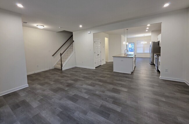 Foto del edificio - 6118 Buntline Ln