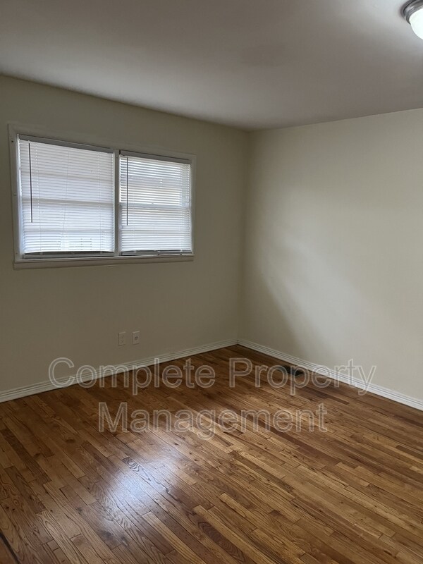 Foto del edificio - 340 Kappa Ave S