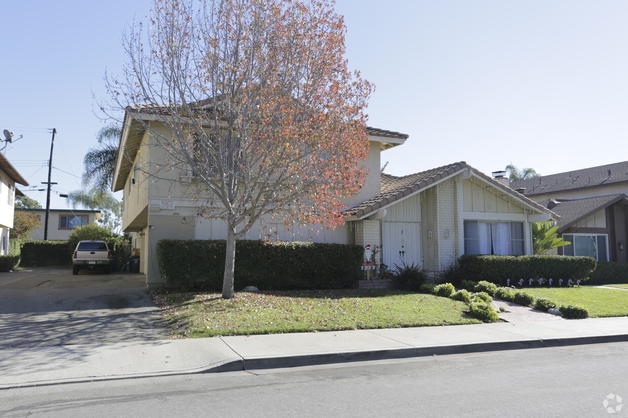 Building Photo - 17962 Baron Cir