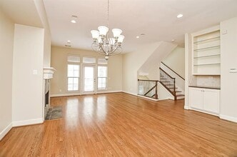 Building Photo - 222 Knox St