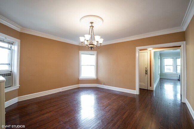 Building Photo - 6424 N Francisco Ave