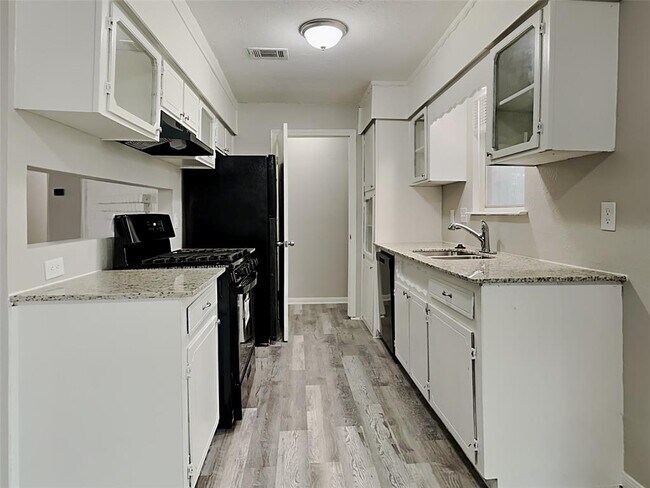 Foto del edificio - 24534 Red Deer Dr
