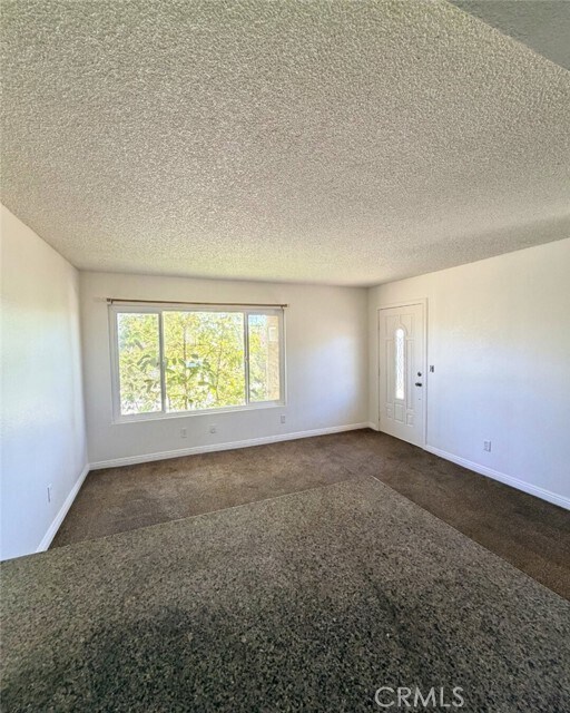 Foto del edificio - 8026 Juniper Ave