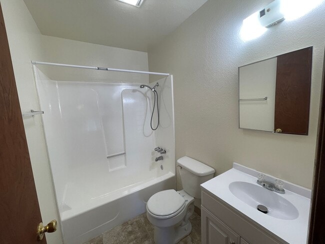 Building Photo - 520-550 Summer [PRM: Marlene] (4)