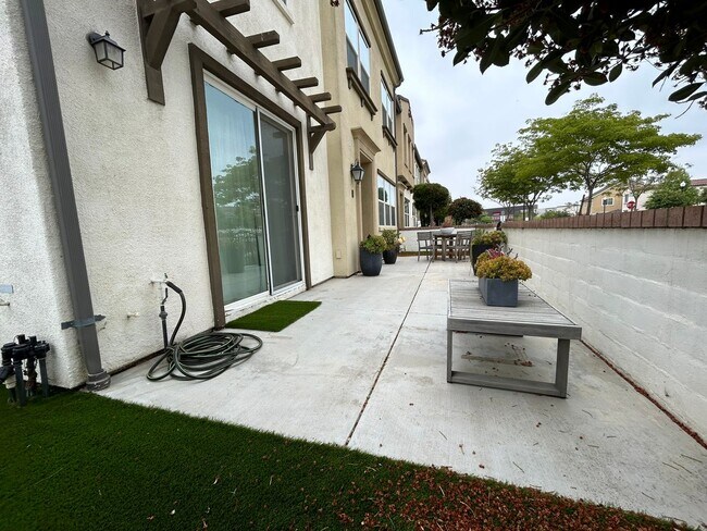 Building Photo - 4131 CARDINALE PRIVADO UNIT 2 ONTARIO 9176...