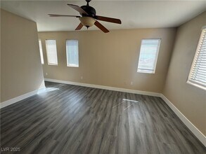 Building Photo - 10342 Adrianna Ave