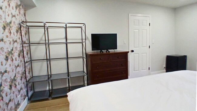 Foto del edificio - 5303 Glen Harwell Rd