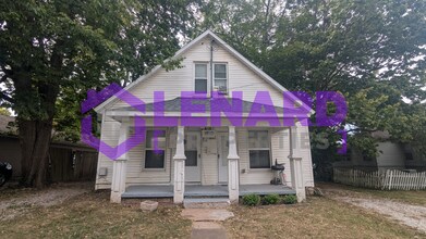 Building Photo - 635 S Douglas Ave