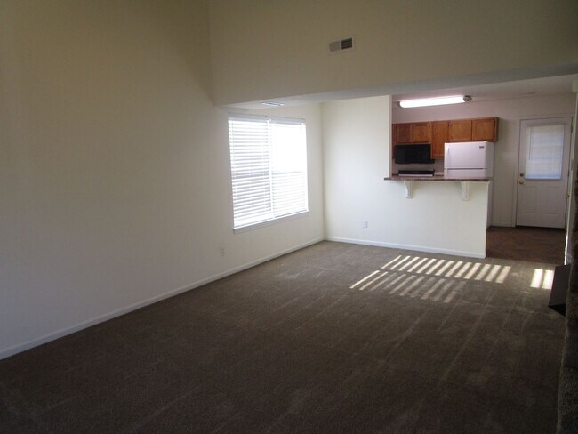 Building Photo - 316-318 Dads Way