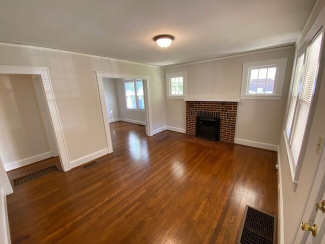 Building Photo - 4733 Germanton Rd-2BR/1BA-Northpoint HOUSE!!!
