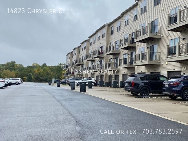 Foto del edificio - 14823 Chrysler Ct