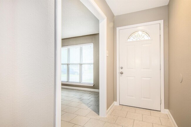 Foto del edificio - 4327 Lucian Ln