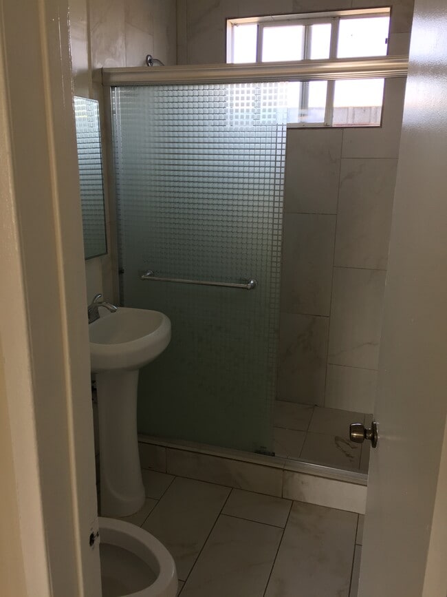 Foto del edificio - 1336 W 227th St