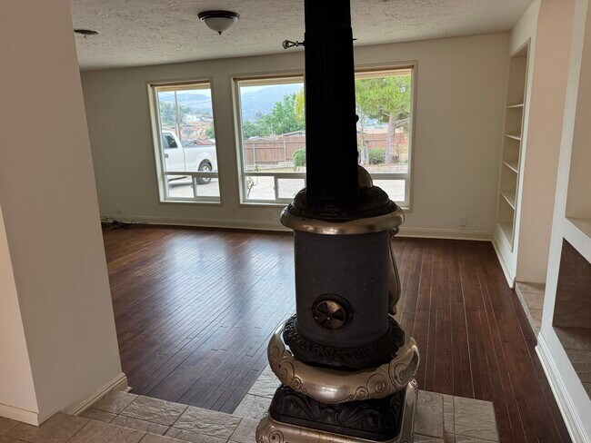 Building Photo - 13550 Adlai Ln