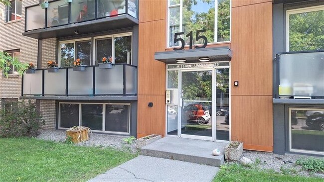 Building Photo - Mission Apartments