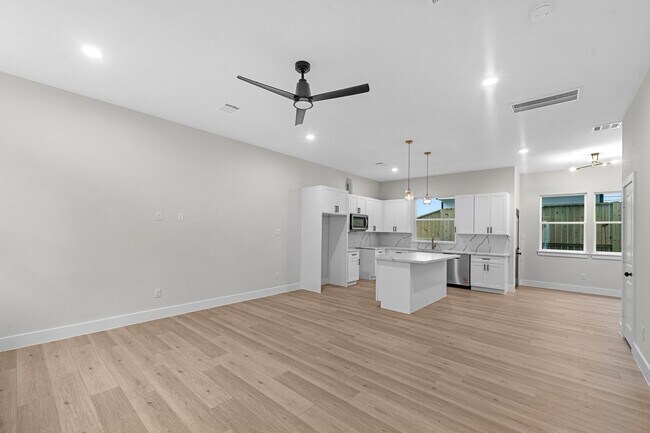 Building Photo - 2347 Knoblock St