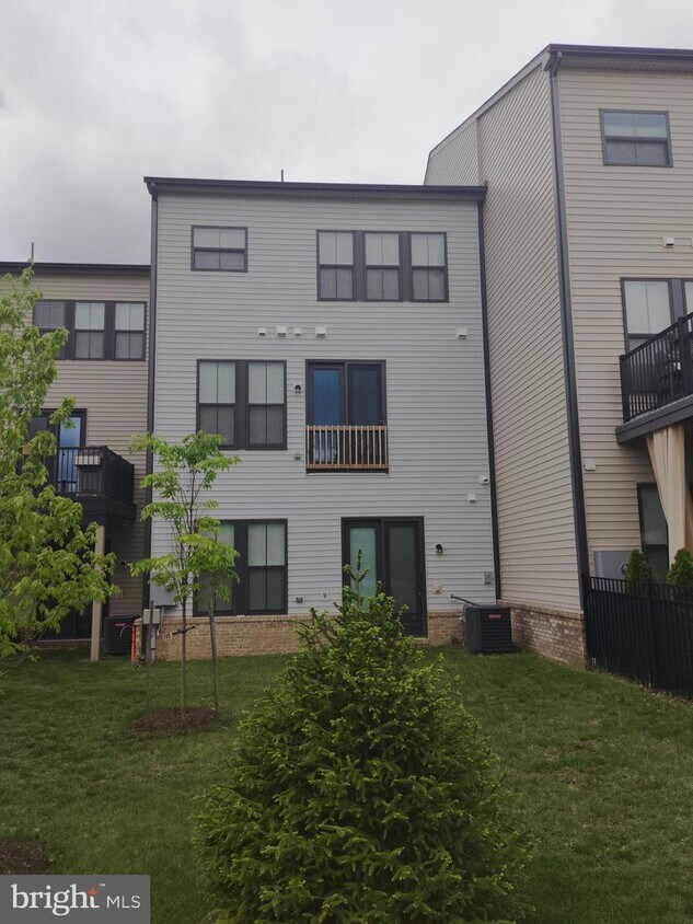Primary Photo - 23026 Sullivans Cove Sq