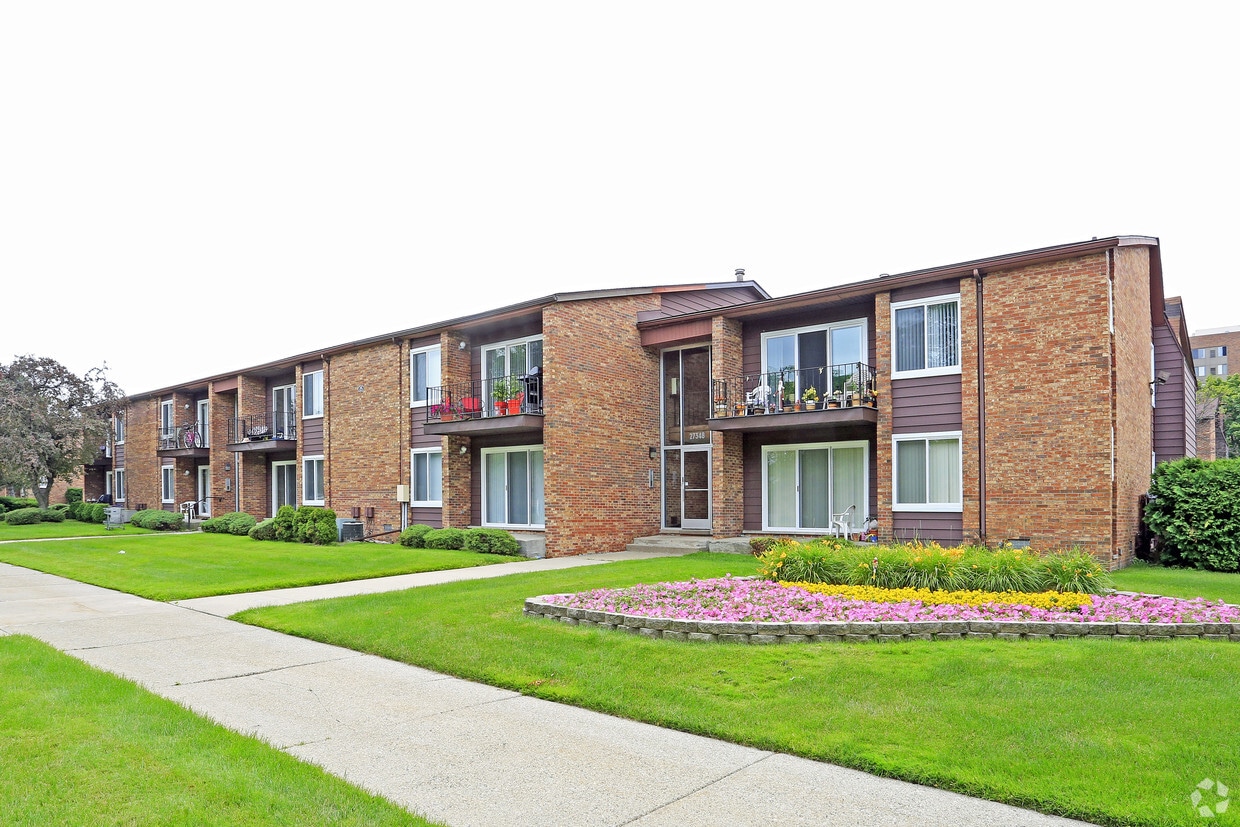 Primary Photo - Parkview Village Apartments