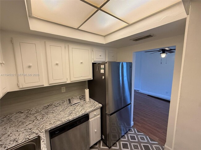 Foto del edificio - 1535 SE 15th St