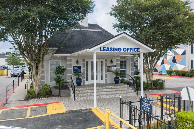 Building Photo - Westward Square