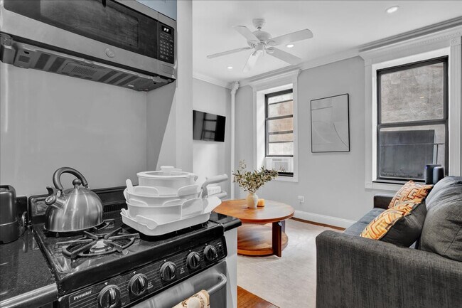 Foto del edificio - 346 E 18th St