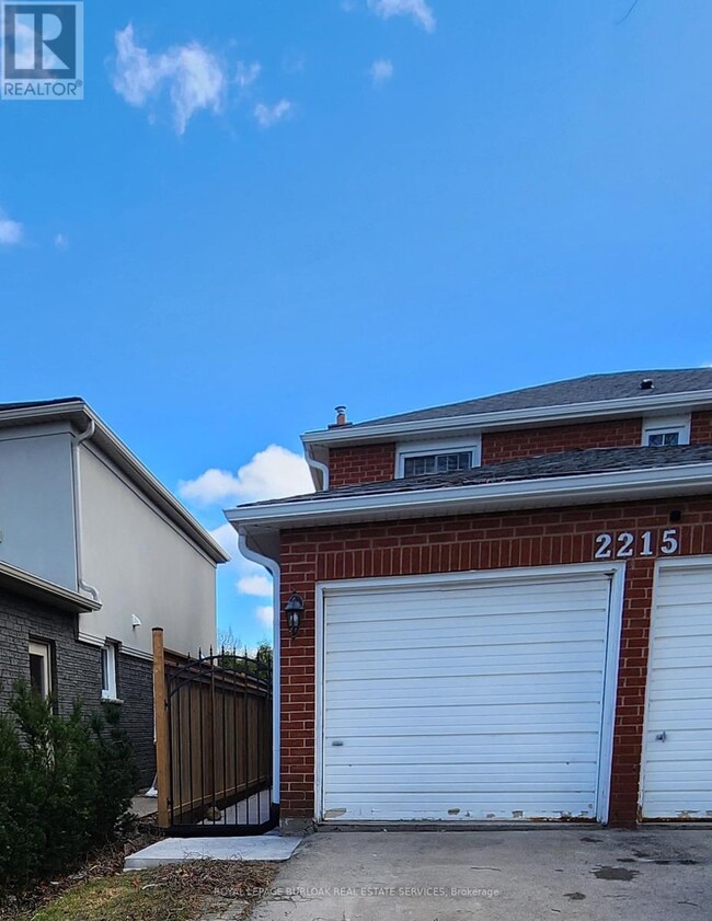 Building Photo - 2215 Winding Way