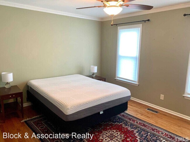 Building Photo - 3 br, 2.5 bath House - 255 Sherman Lakes D...