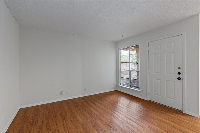 Building Photo - 3426 Willowrun Dr
