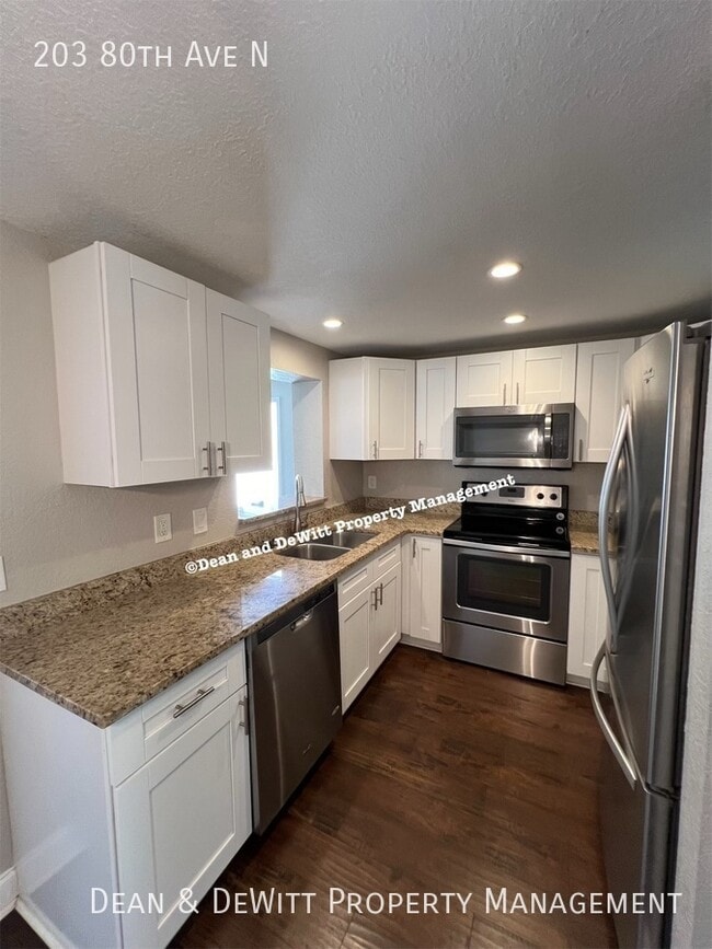 Building Photo - 3/2/1 North St Pete SFH - For Rent
