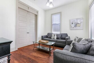 Building Photo - 2209 Louisiana Ave