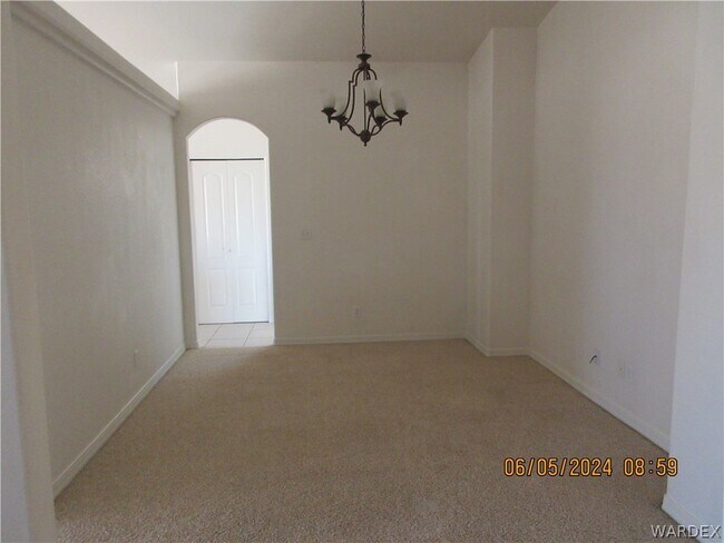 Building Photo - 3915 E Nicole Ave
