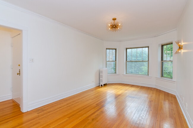 Building Photo - 407 S East Ave