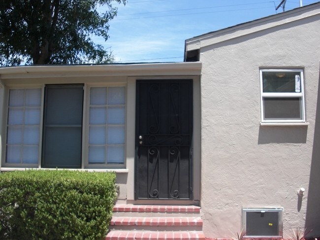 Foto del edificio - 9842-9852 Etiwanda Ave