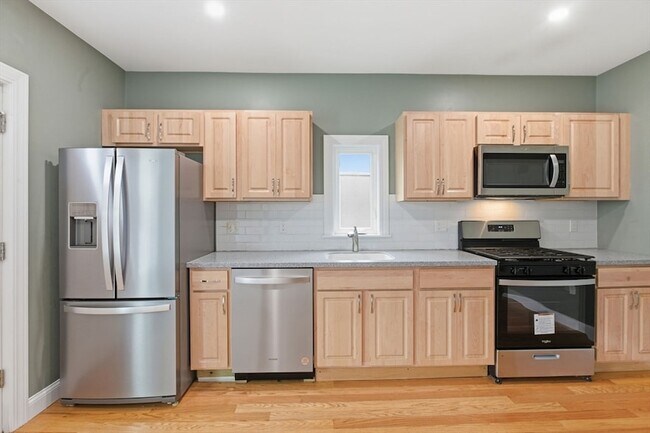 Building Photo - 309 Adams St