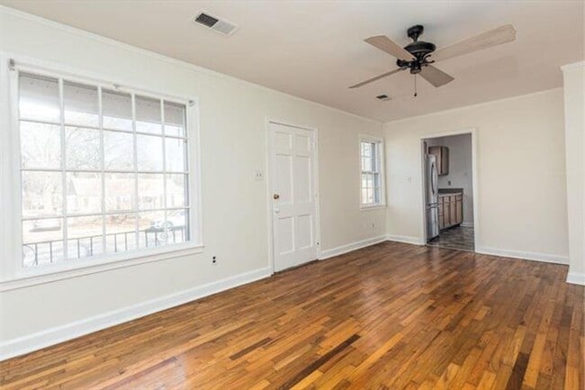 Building Photo - High Point Terrace 3BR 1 bath