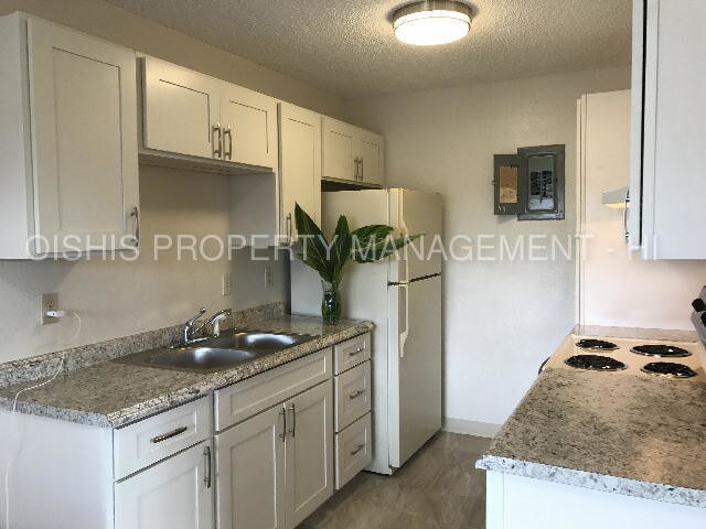 Building Photo - KAUHALE WAIPIO 2/1/1 W/D, ceiling fans, lanai
