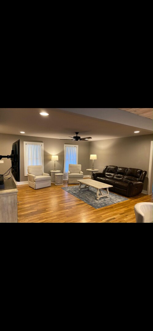 Building Photo - Month-to-Month Lease Available in February!
