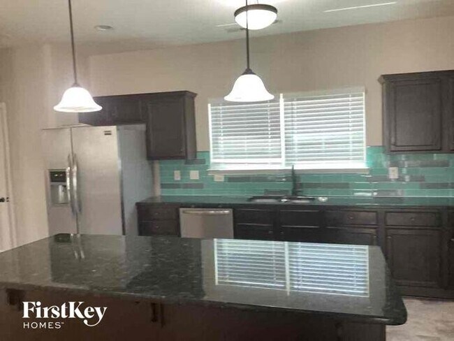 Foto del edificio - 126 Newnan Lakes Blvd