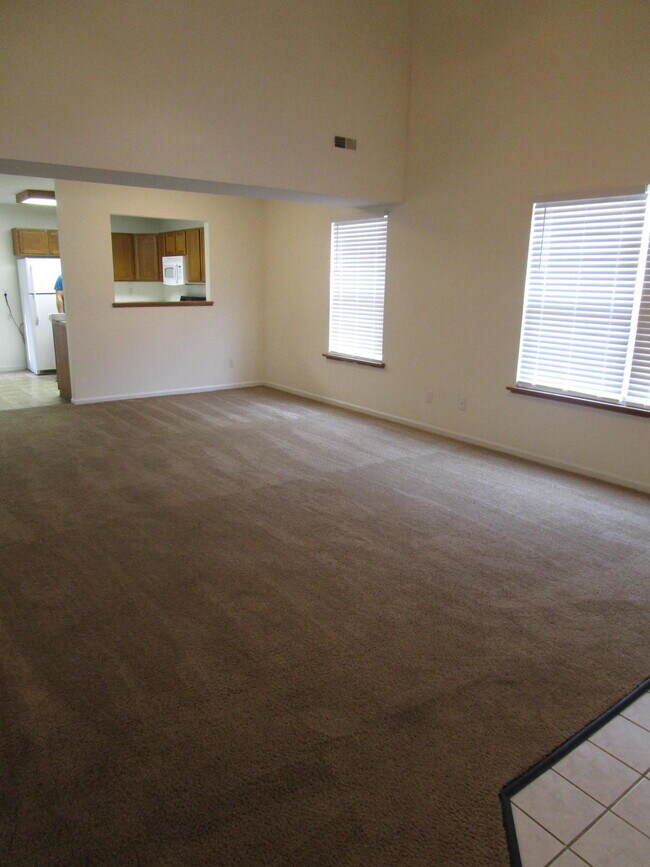 Building Photo - 1720 Juniper Dr