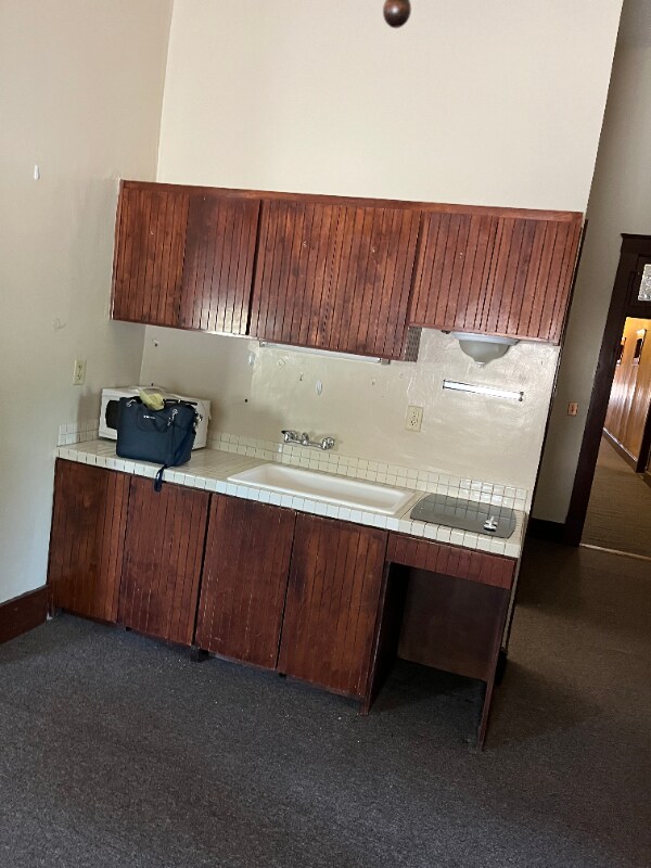 309 Heinlen St Unit D, Lemoore, CA 93245 Room for Rent in Lemoore, CA