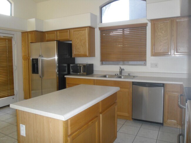 Building Photo - 1311 W Wahalla Ln