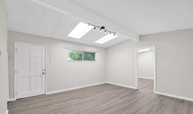 Building Photo - 3271 Alma St