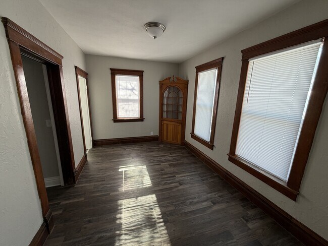 Foto del edificio - 405 Rock St