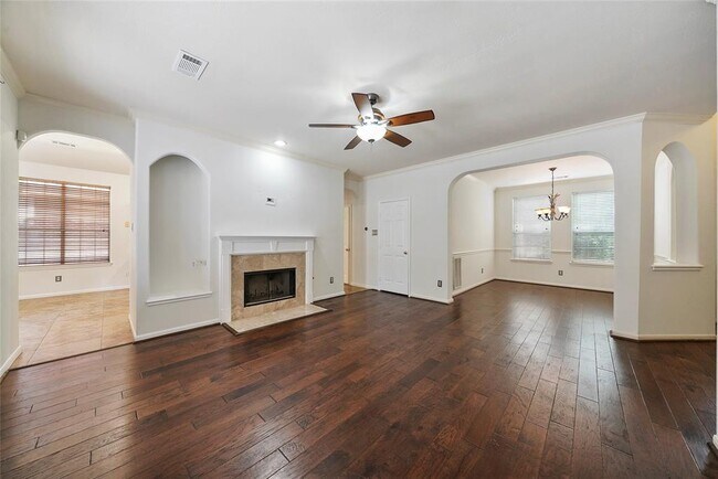 Building Photo - 22 Willow Run Pl