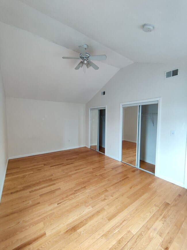 Bedroom - 235-2 Columbia Rd