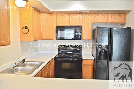 Building Photo - Lovely 3 Bedroom Layton Townhome! No Depos...
